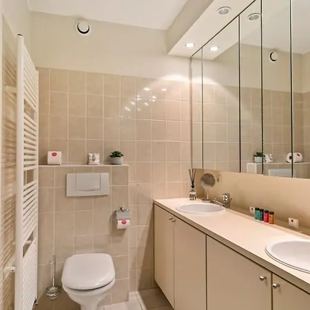 Huswell - Cozy Apartment With Sea-View 1 Min From Beach Knokke-Heist